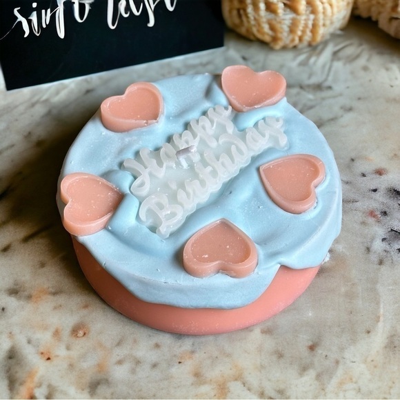 ⚠️SALE Candle // Handmade Happy Birthday Cake Shaped Soy Wax Candle - Picture 2 of 5